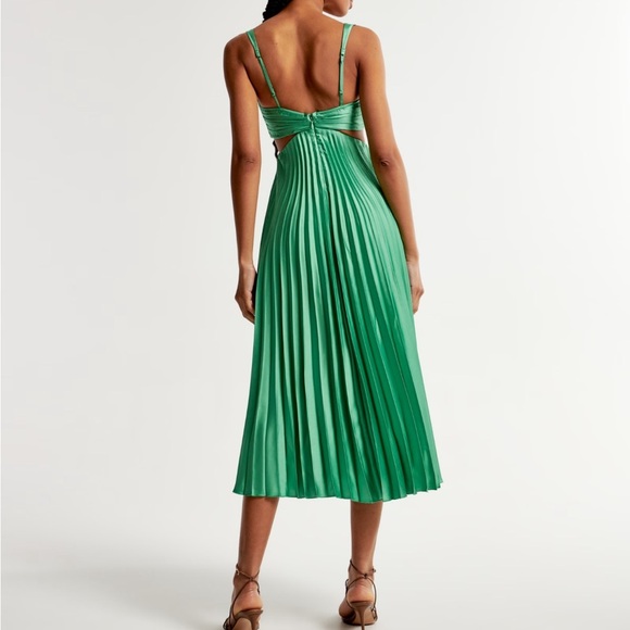 Elegant Purple Evening Gown - Picture 4 of 6